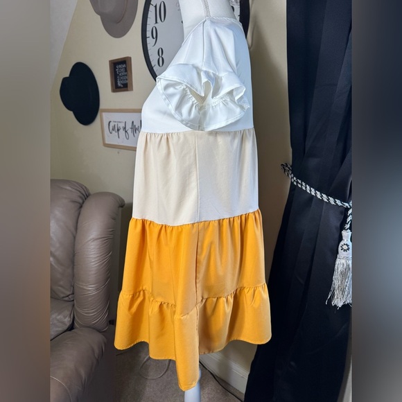 NWOT- Stylish Mini Dress in White, Cream, and Yellow XSmall/Small - Picture 6 of 11